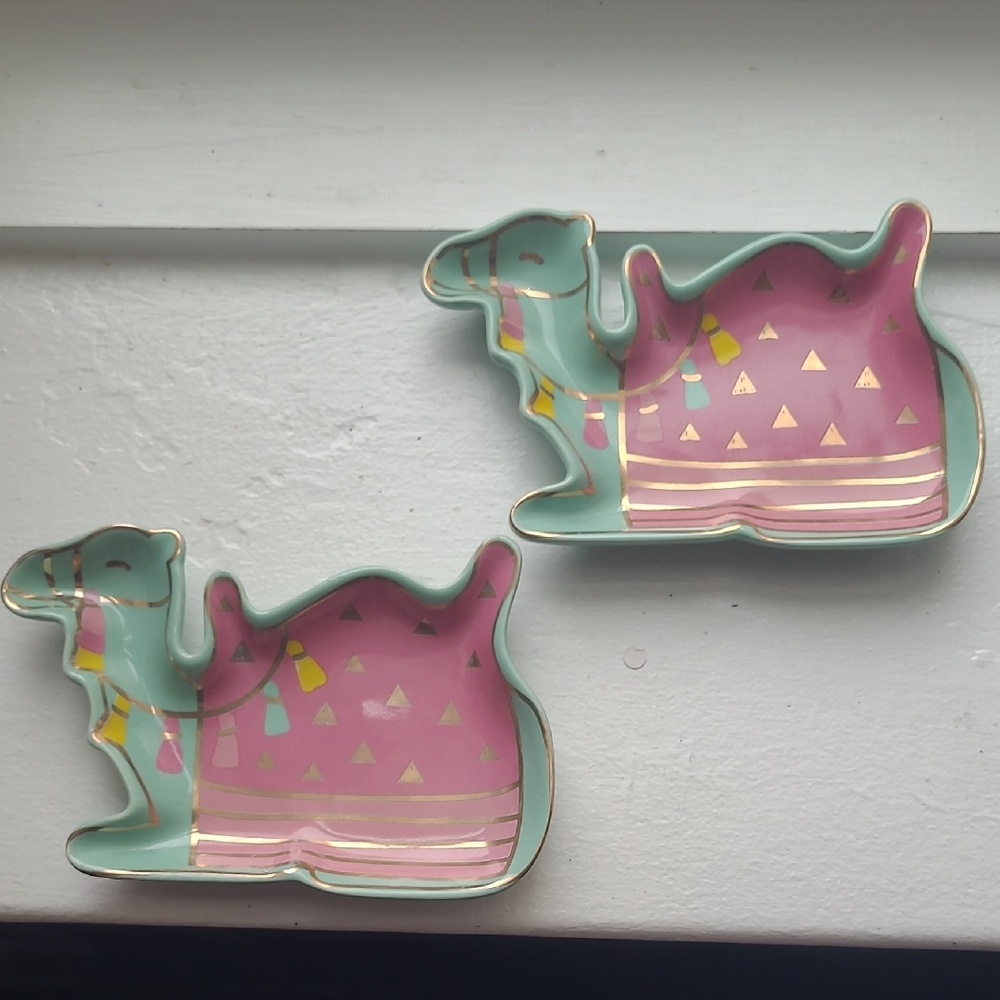 Set Of 2 Camel Shaped Trinket Dishes